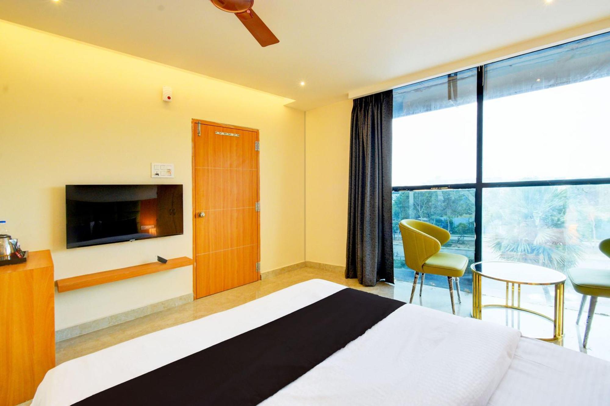 Hotel O Svs Suites Luxury Rooms Trimulgherry Exterior photo