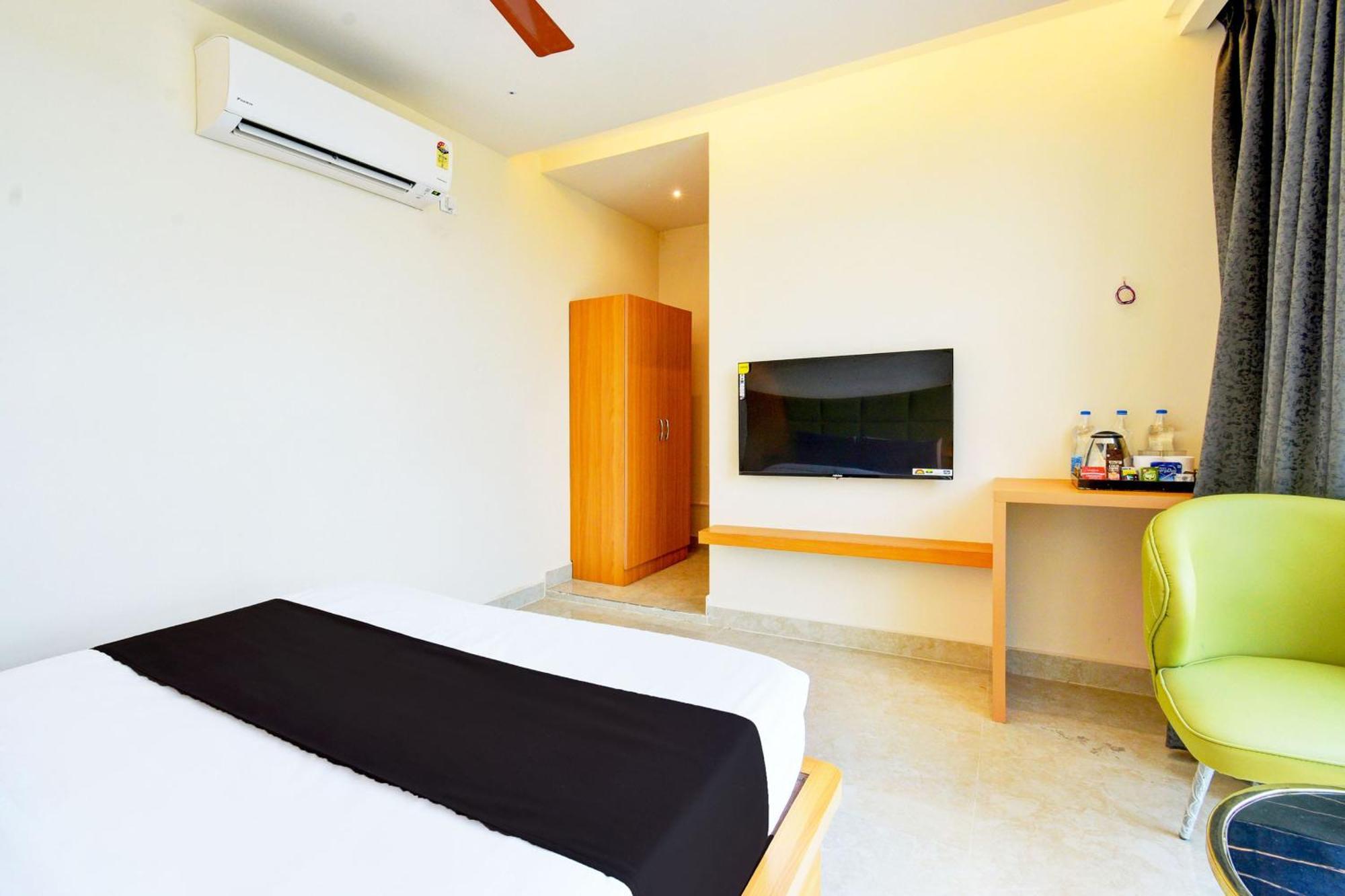 Hotel O Svs Suites Luxury Rooms Trimulgherry Exterior photo